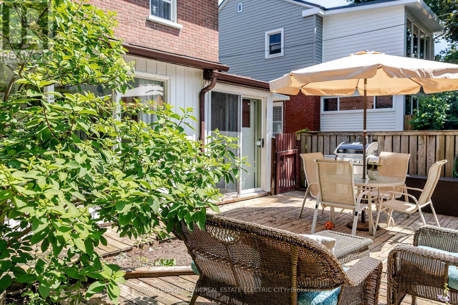 












1307 MONAGHAN ROAD

,
Peterborough (Monaghan Ward 2),




Ontario
K9J5L9

