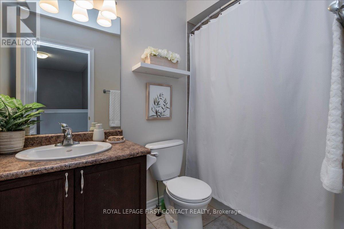 












22 ADMIRAL CRESCENT

,
Essa,




Ontario
L0M1B4


