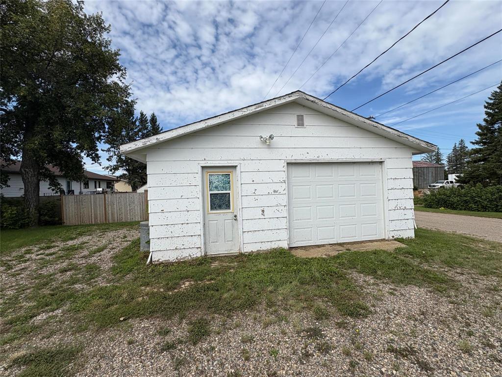 












21 Lilac Avenue

,
Hamiota,




Manitoba
R0M0T0

