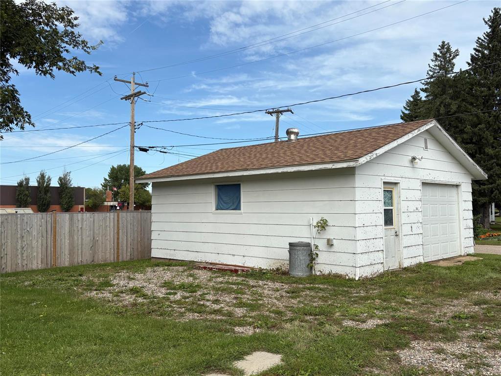 












21 Lilac Avenue

,
Hamiota,




Manitoba
R0M0T0

