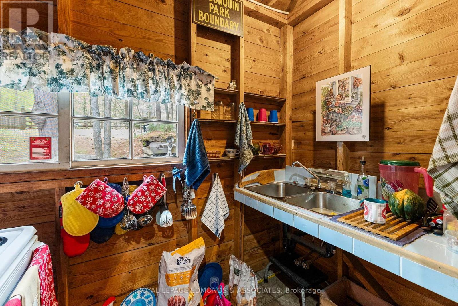 












769 ROCK POINT LANE

,
Killaloe, Hagarty and Richards,




Ontario
K0J2A0

