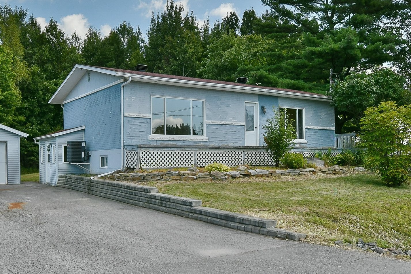 









828


Rg St-Esprit

,
L'Épiphanie,




QC
J5X2M6

