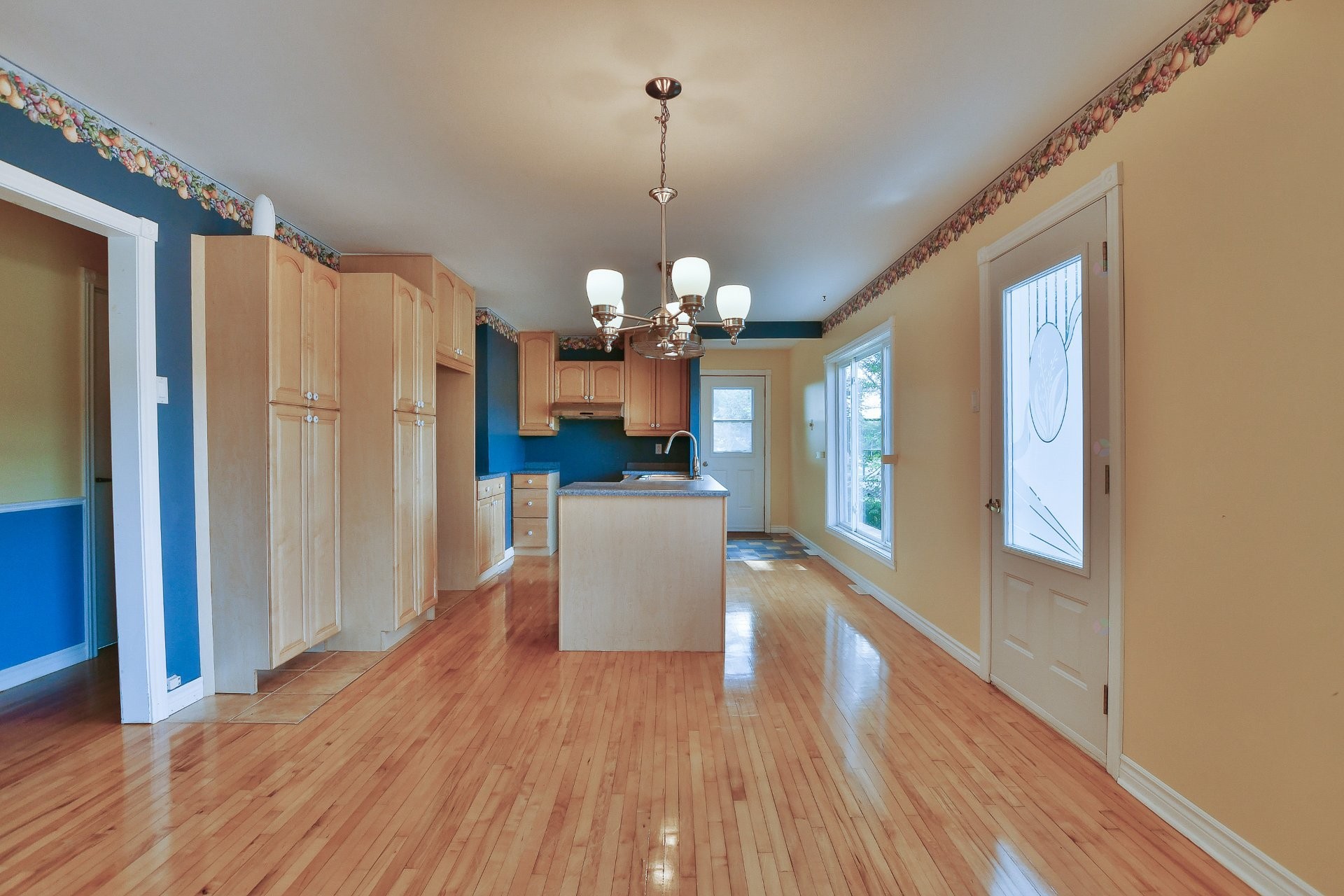 









828


Rg St-Esprit

,
L'Épiphanie,




QC
J5X2M6

