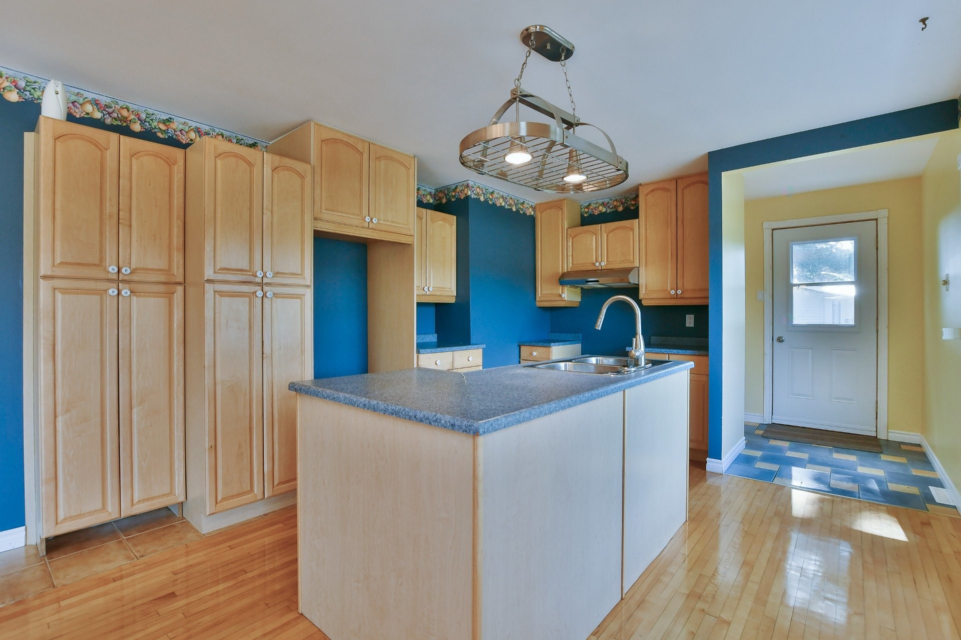 









828


Rg St-Esprit

,
L'Épiphanie,




QC
J5X2M6

