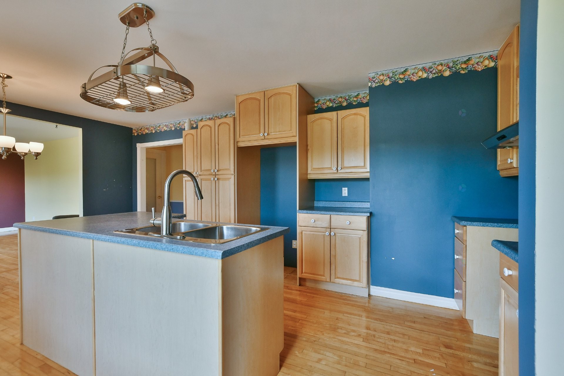 









828


Rg St-Esprit

,
L'Épiphanie,




QC
J5X2M6

