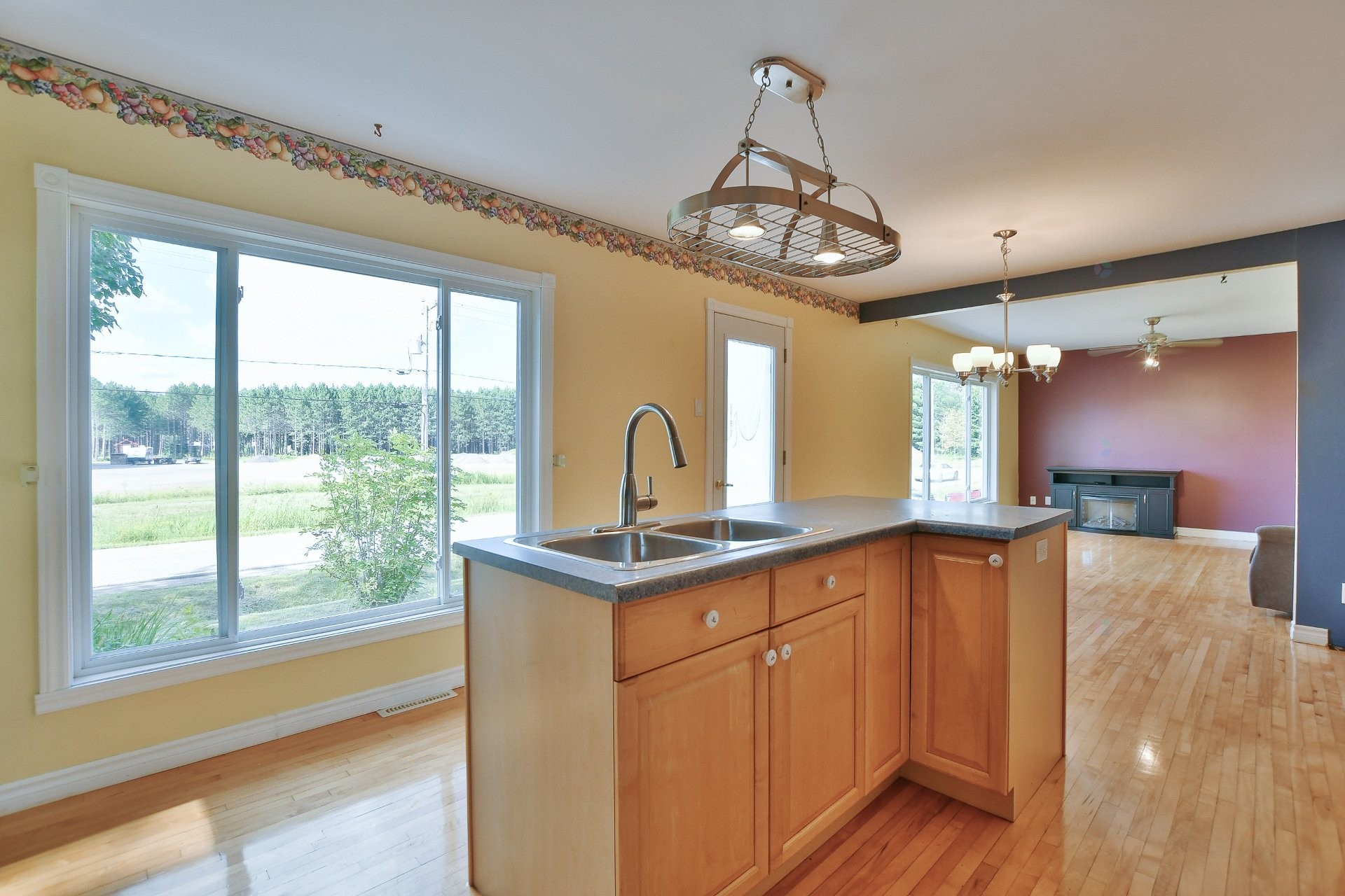 









828


Rg St-Esprit

,
L'Épiphanie,




QC
J5X2M6

