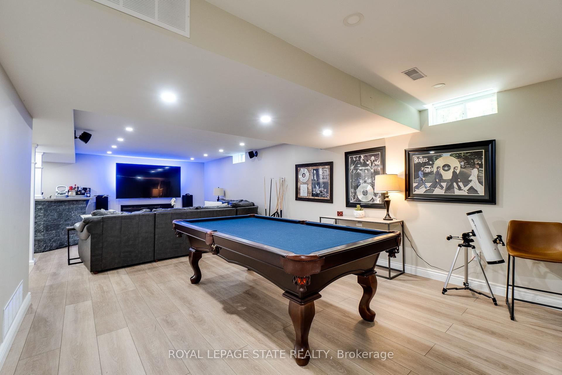 









274


Springvalley

Crescent,
Hamilton,




ON
L9C 0B4

