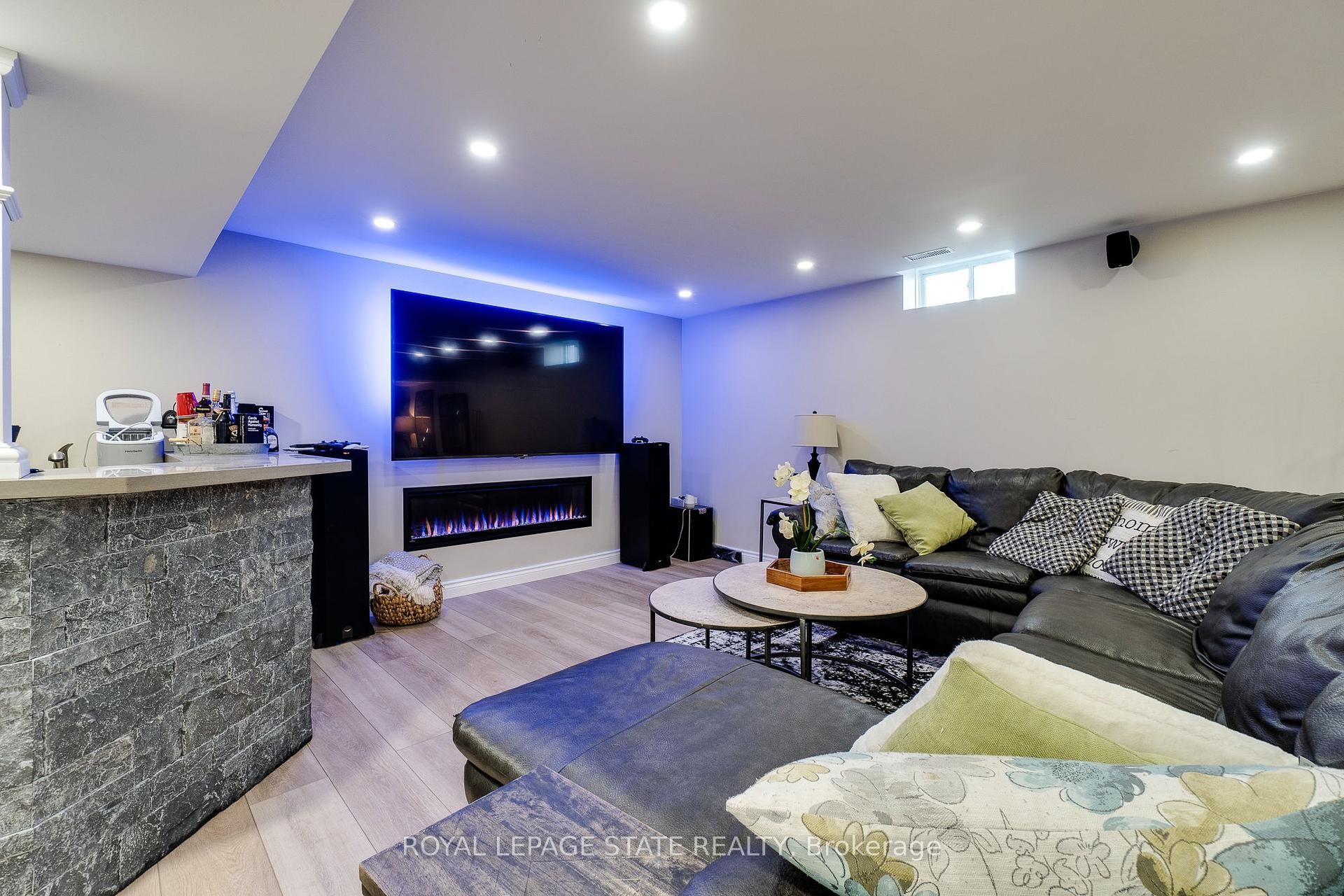 









274


Springvalley

Crescent,
Hamilton,




ON
L9C 0B4

