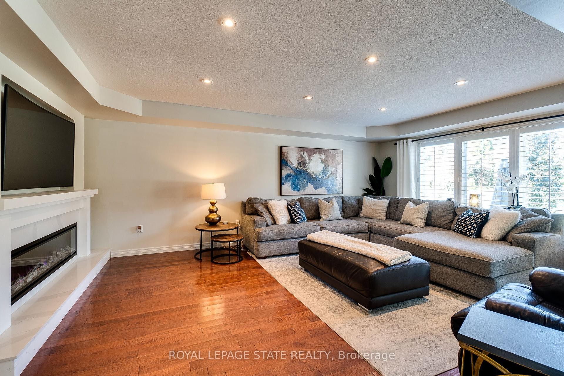 









274


Springvalley

Crescent,
Hamilton,




ON
L9C 0B4

