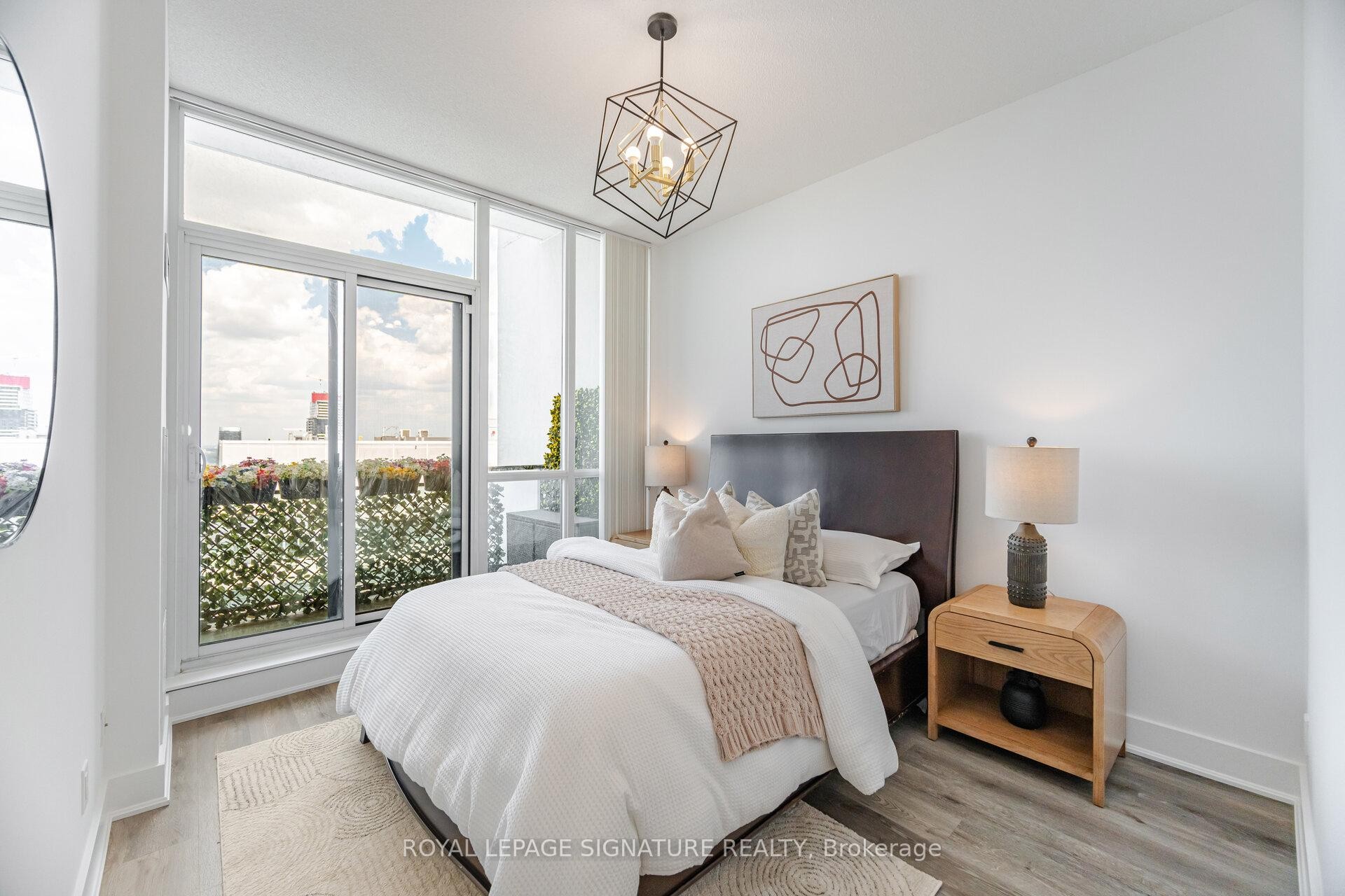 









4070


Confederation

Parkway, PH4605,
Mississauga,




ON
L5B 0E9

