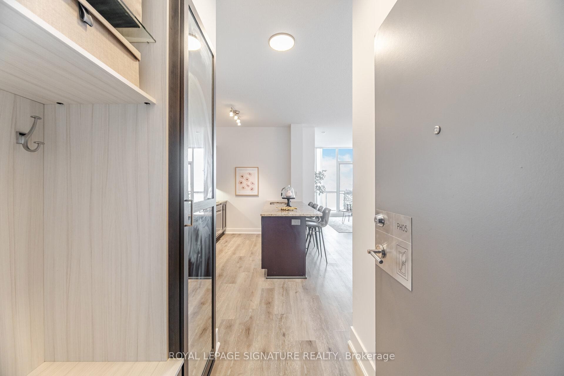 









4070


Confederation

Parkway, PH4605,
Mississauga,




ON
L5B 0E9

