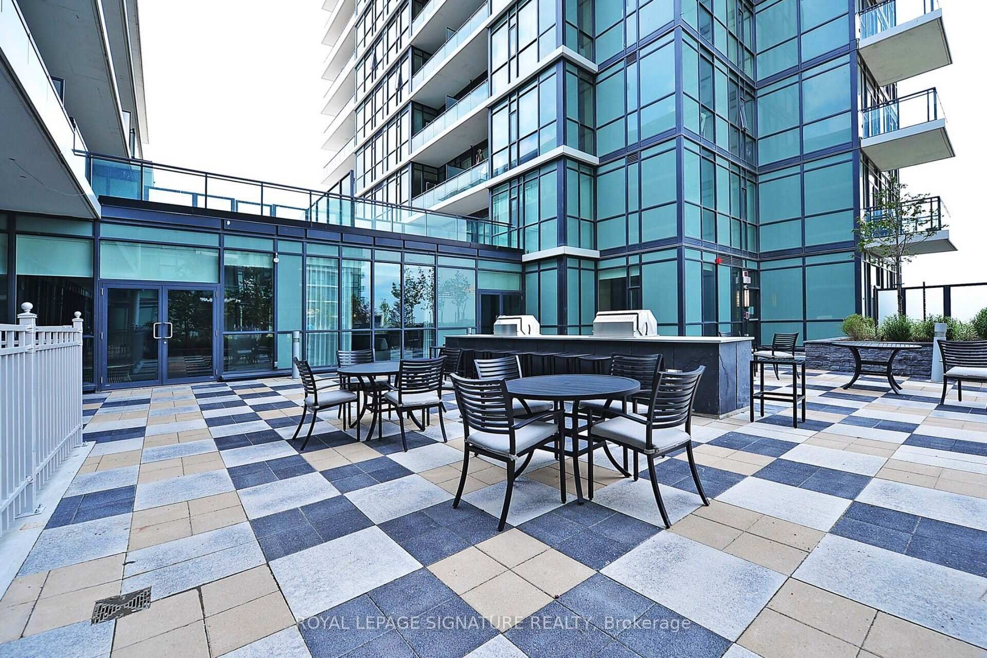 









4070


Confederation

Parkway, PH4605,
Mississauga,




ON
L5B 0E9

