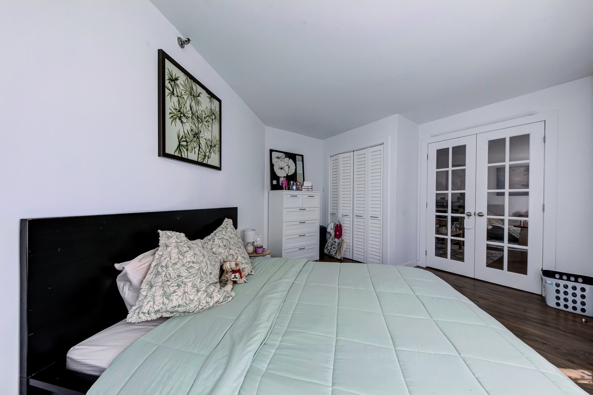 









1077


Rue St-Mathieu

, 560,
Montréal (Ville-Marie),




QC
H3H2S3

