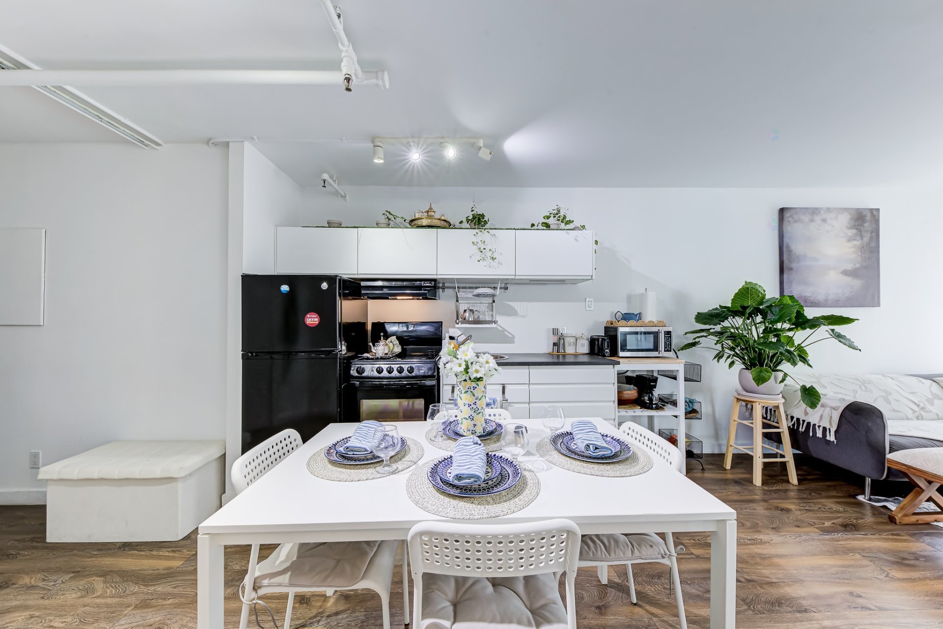 









1077


Rue St-Mathieu

, 560,
Montréal (Ville-Marie),




QC
H3H2S3

