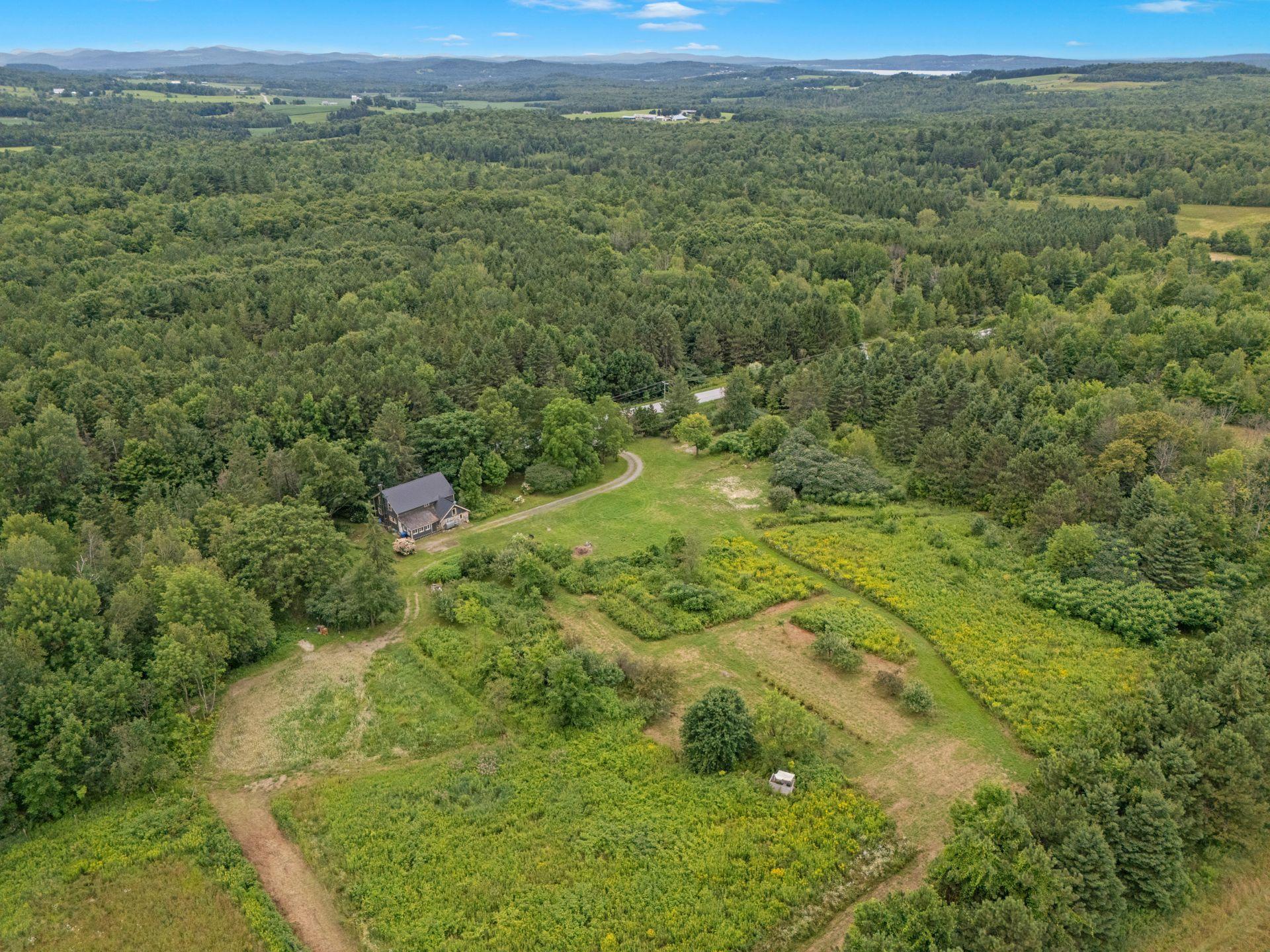 









223Z


Ch. de Richford

,
Frelighsburg,







QC
J0J1C0

