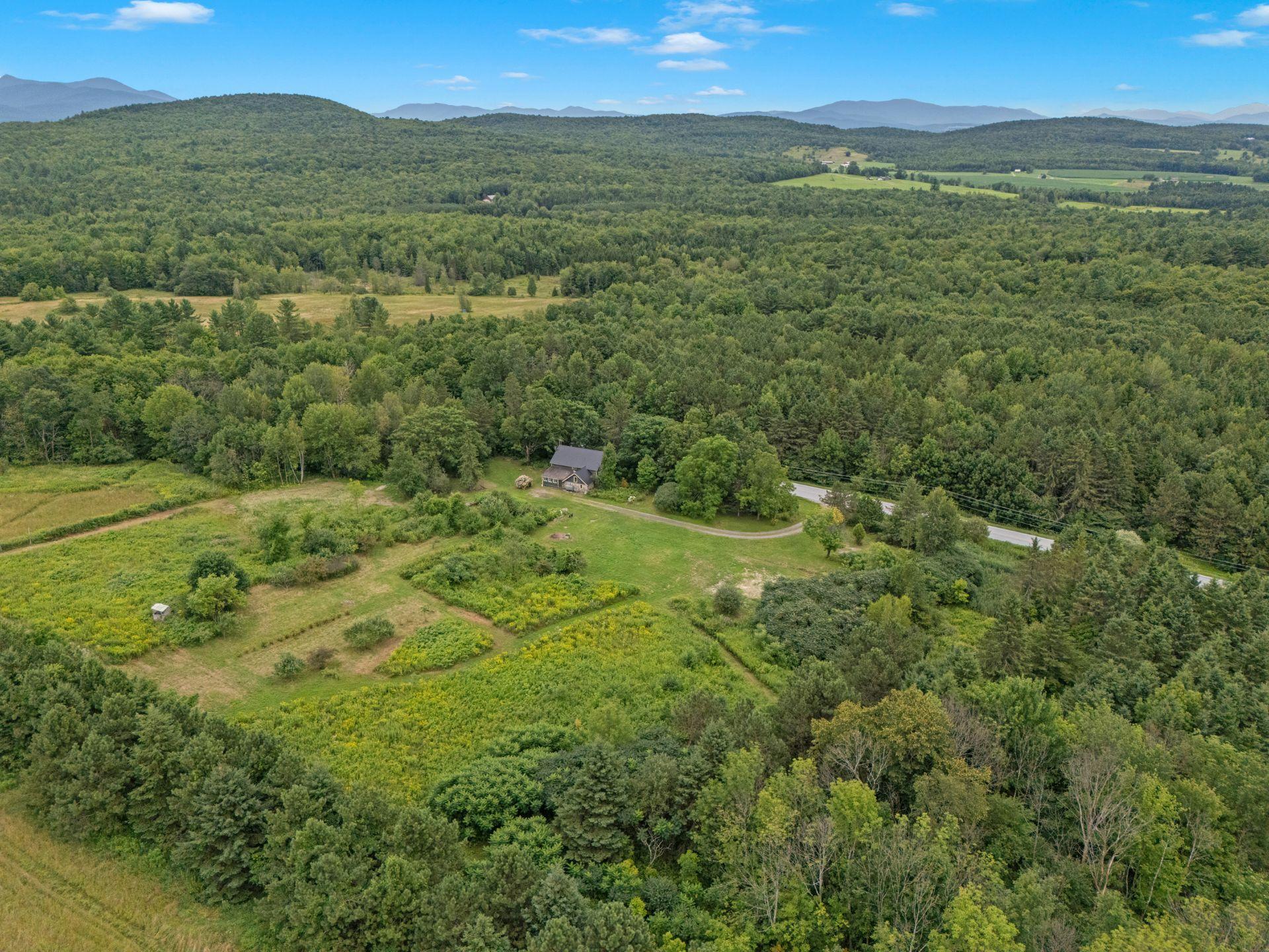 









223Z


Ch. de Richford

,
Frelighsburg,







QC
J0J1C0

