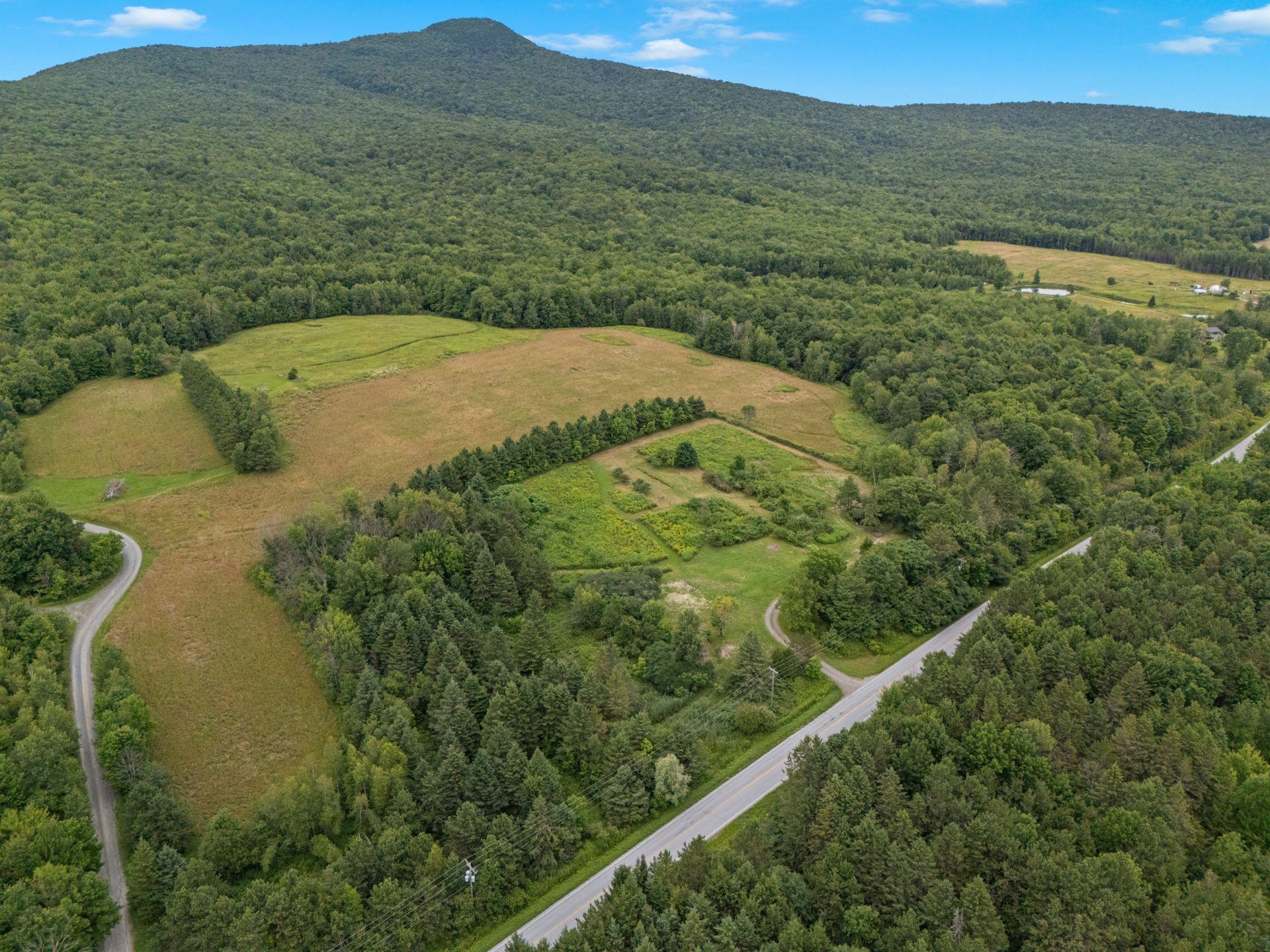 









223Z


Ch. de Richford

,
Frelighsburg,







QC
J0J1C0

