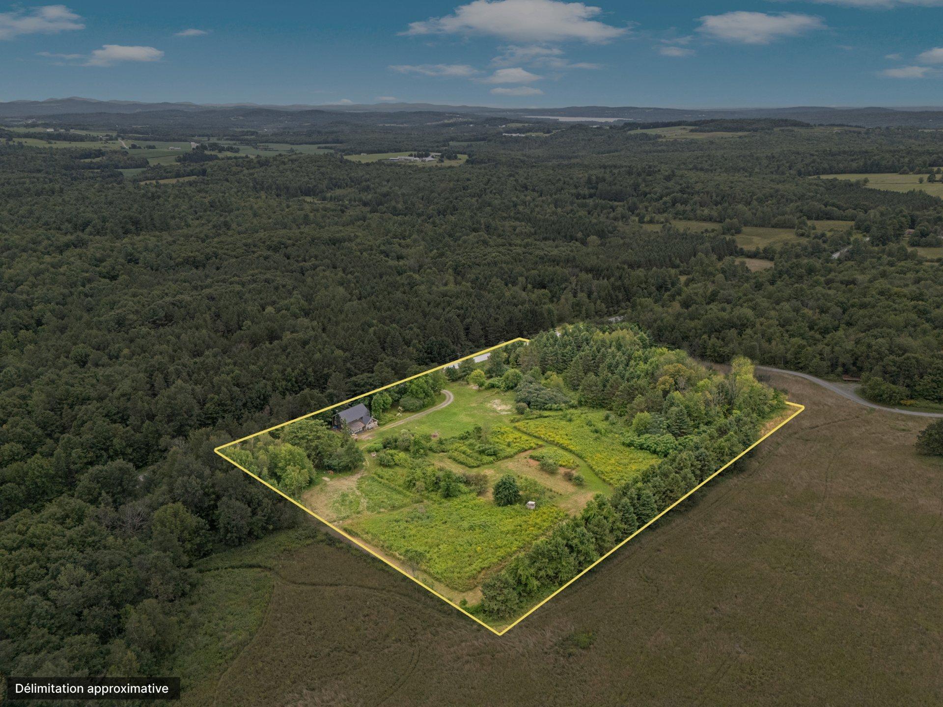 









223Z


Ch. de Richford

,
Frelighsburg,







QC
J0J1C0

