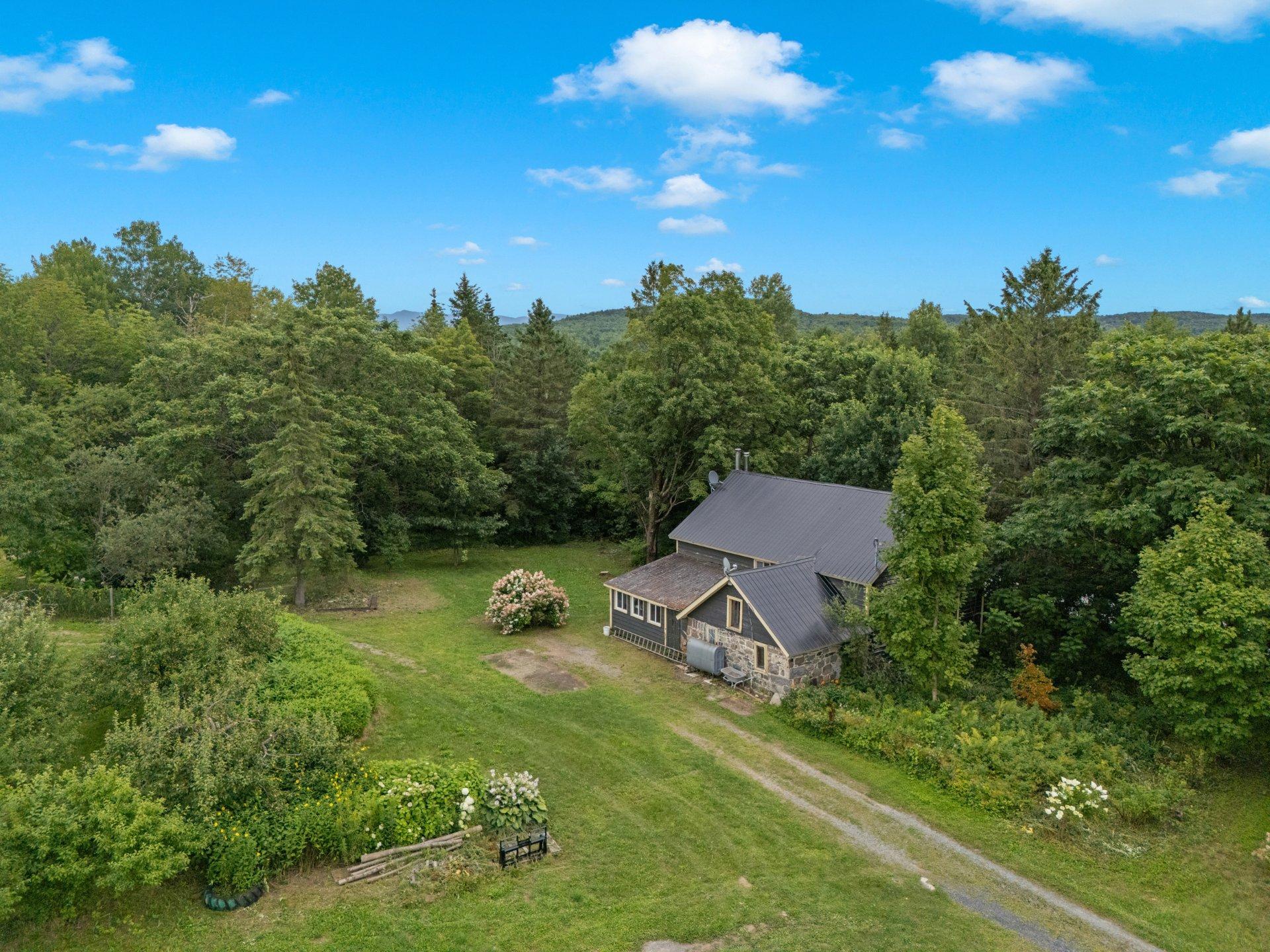 









223Z


Ch. de Richford

,
Frelighsburg,







QC
J0J1C0

