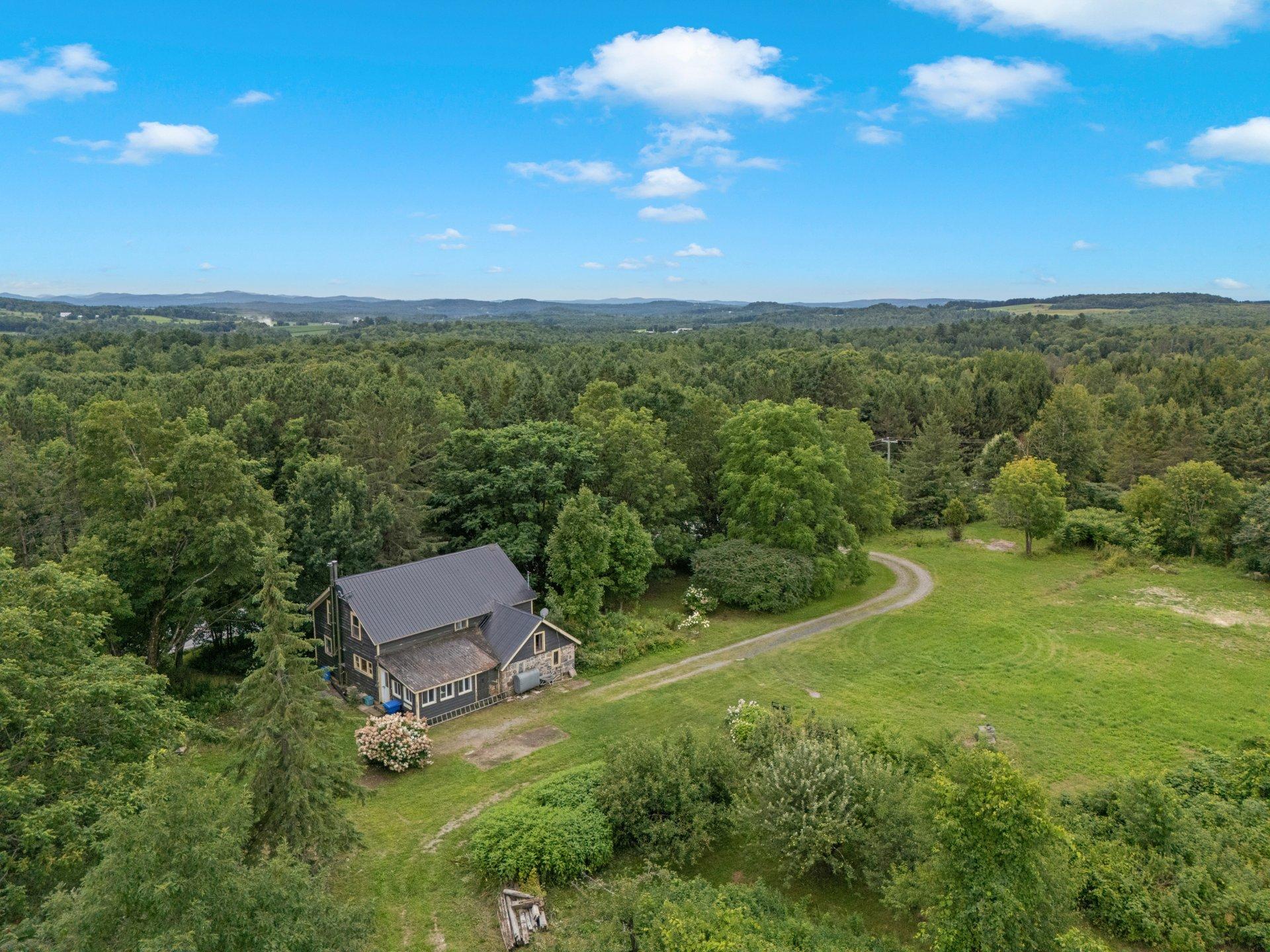 









223Z


Ch. de Richford

,
Frelighsburg,







QC
J0J1C0

