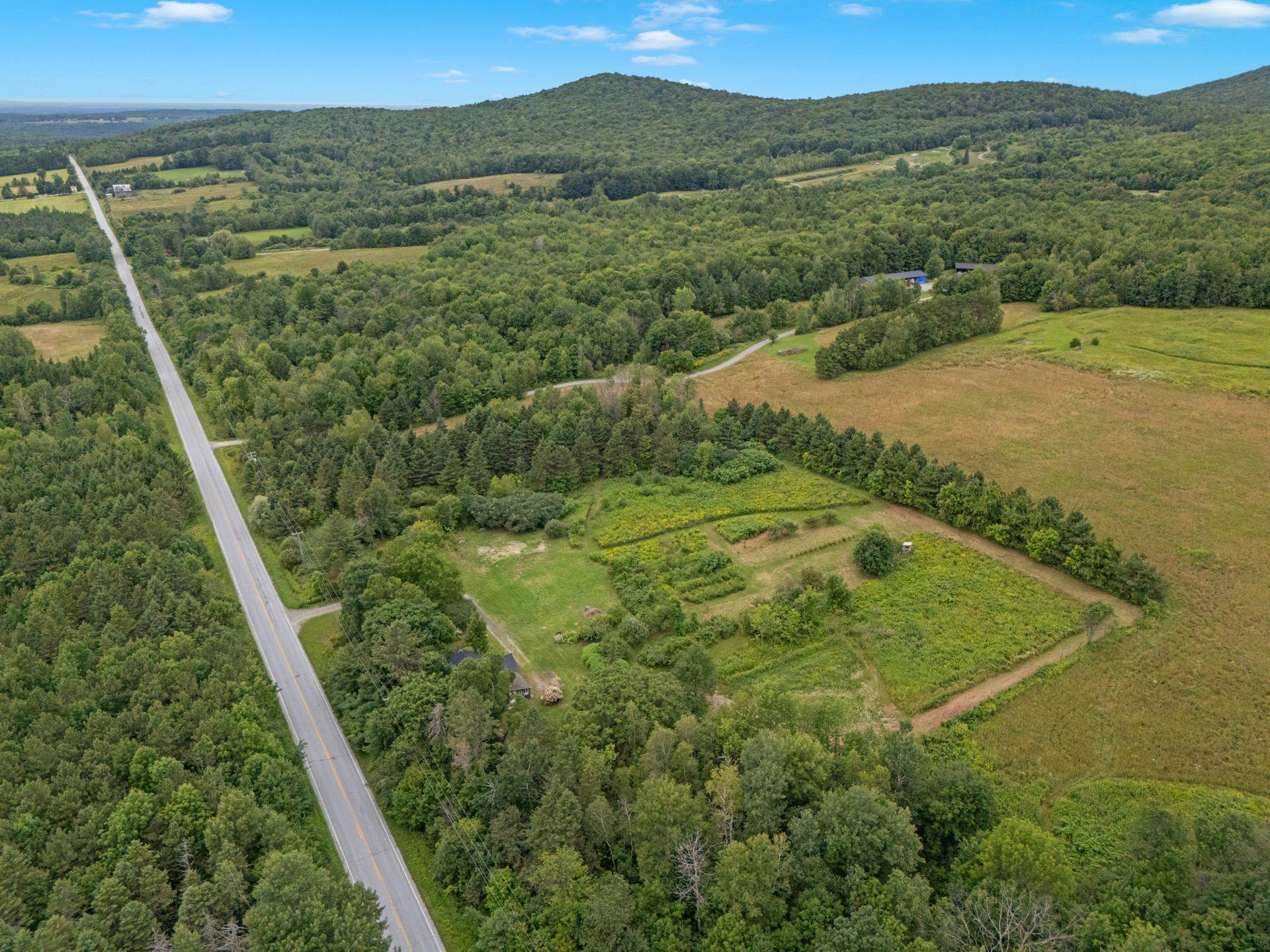 









223Z


Ch. de Richford

,
Frelighsburg,







QC
J0J1C0

