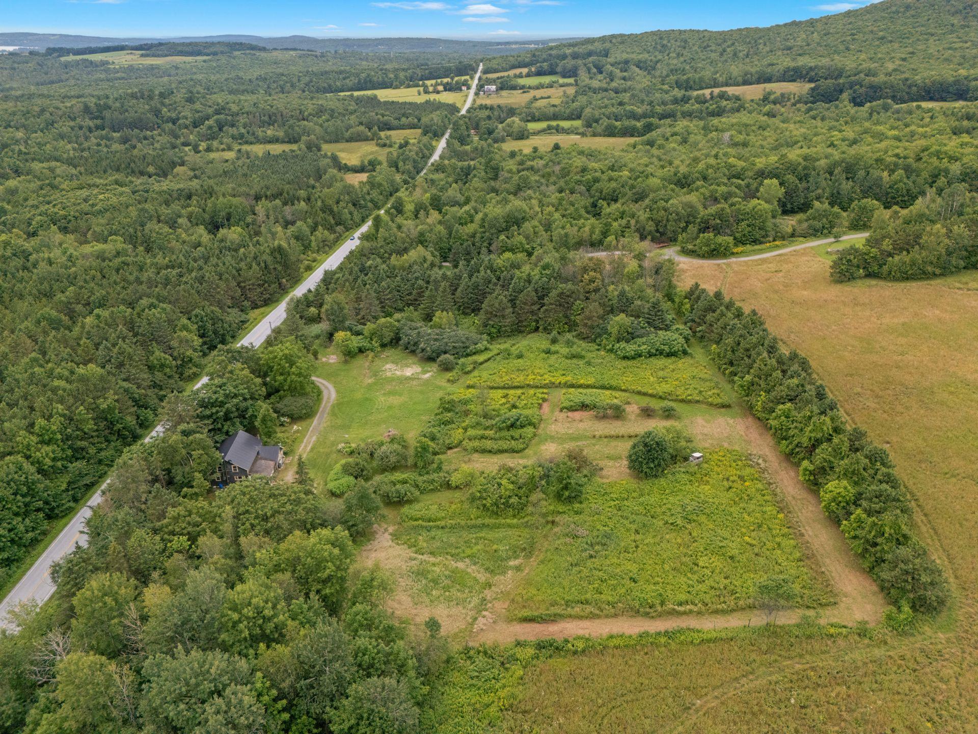 









223Z


Ch. de Richford

,
Frelighsburg,







QC
J0J1C0

