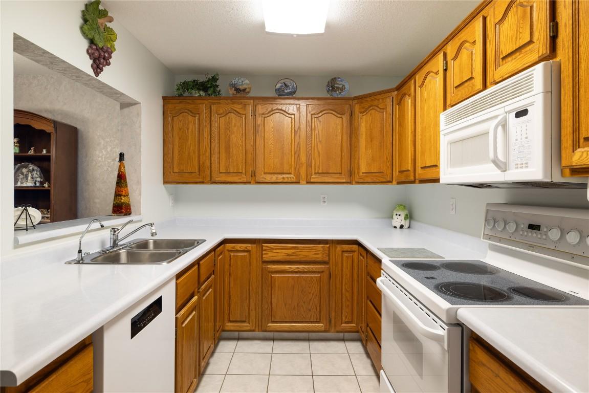 









1329


KLO

Road, 418,
Kelowna,




BC
V1W 3N9

