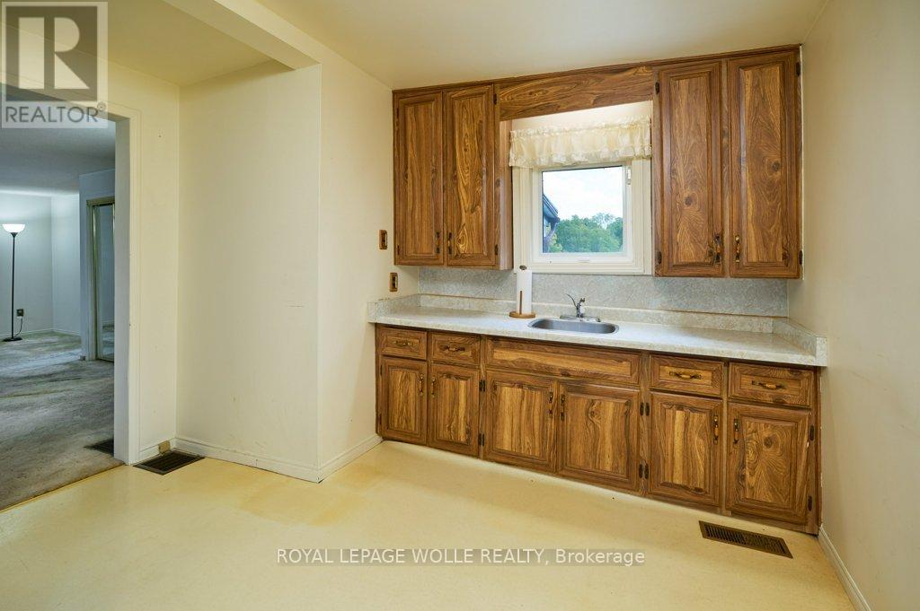 












109 FRONT STREET

,
Wilmot,




Ontario
N0B2E0

