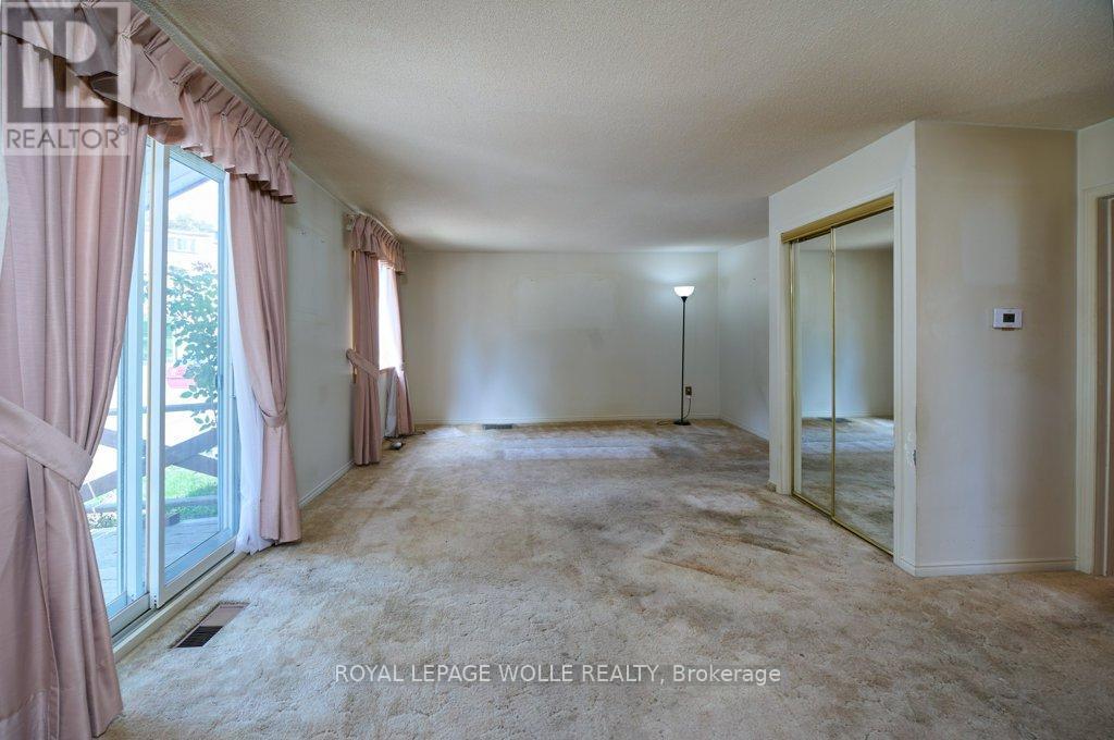 












109 FRONT STREET

,
Wilmot,




Ontario
N0B2E0

