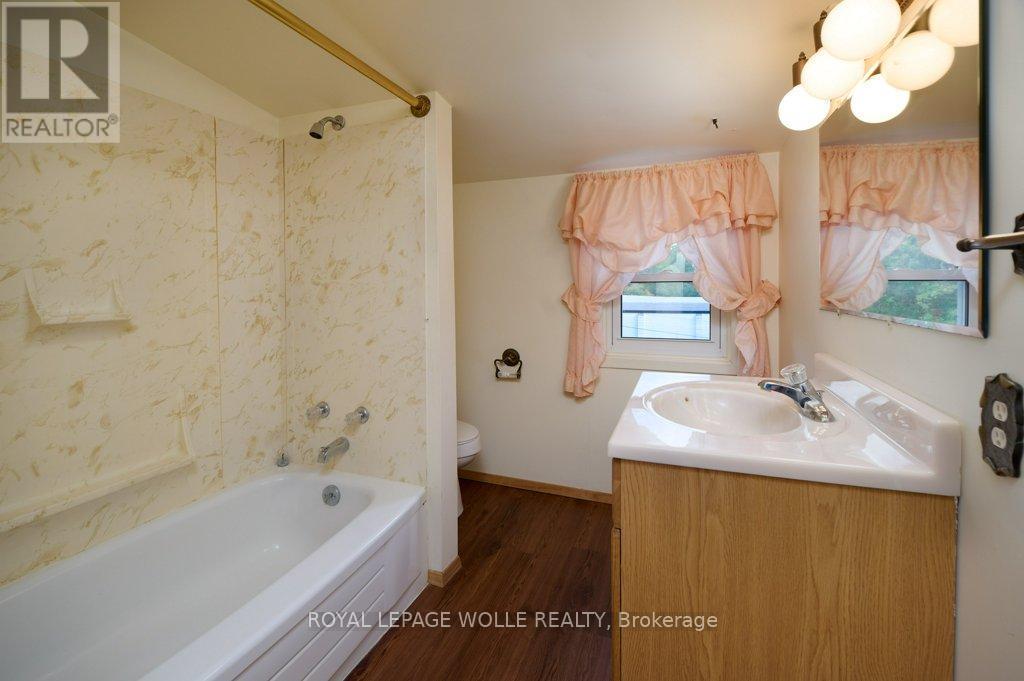 












109 FRONT STREET

,
Wilmot,




Ontario
N0B2E0

