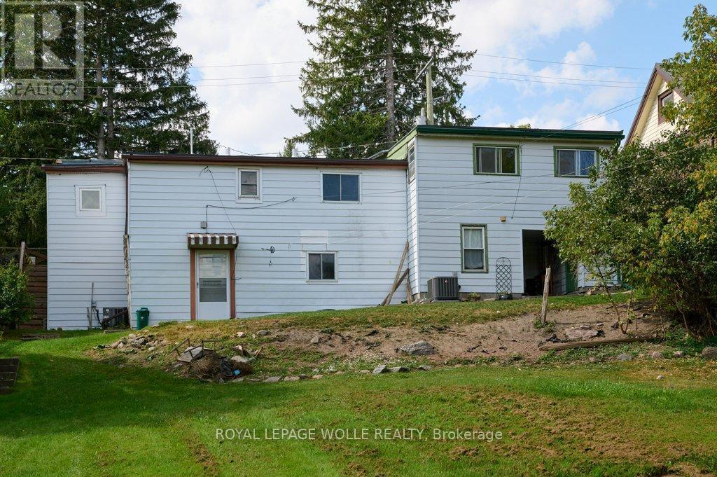 












109 FRONT STREET

,
Wilmot,




Ontario
N0B2E0

