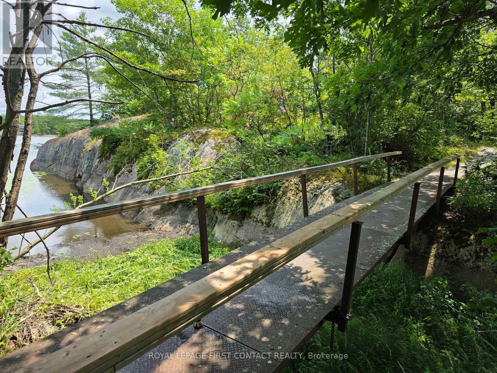 












30 BIRCH ACRES DRIVE

,
Georgian Bay,







Ontario
L0K1S0

