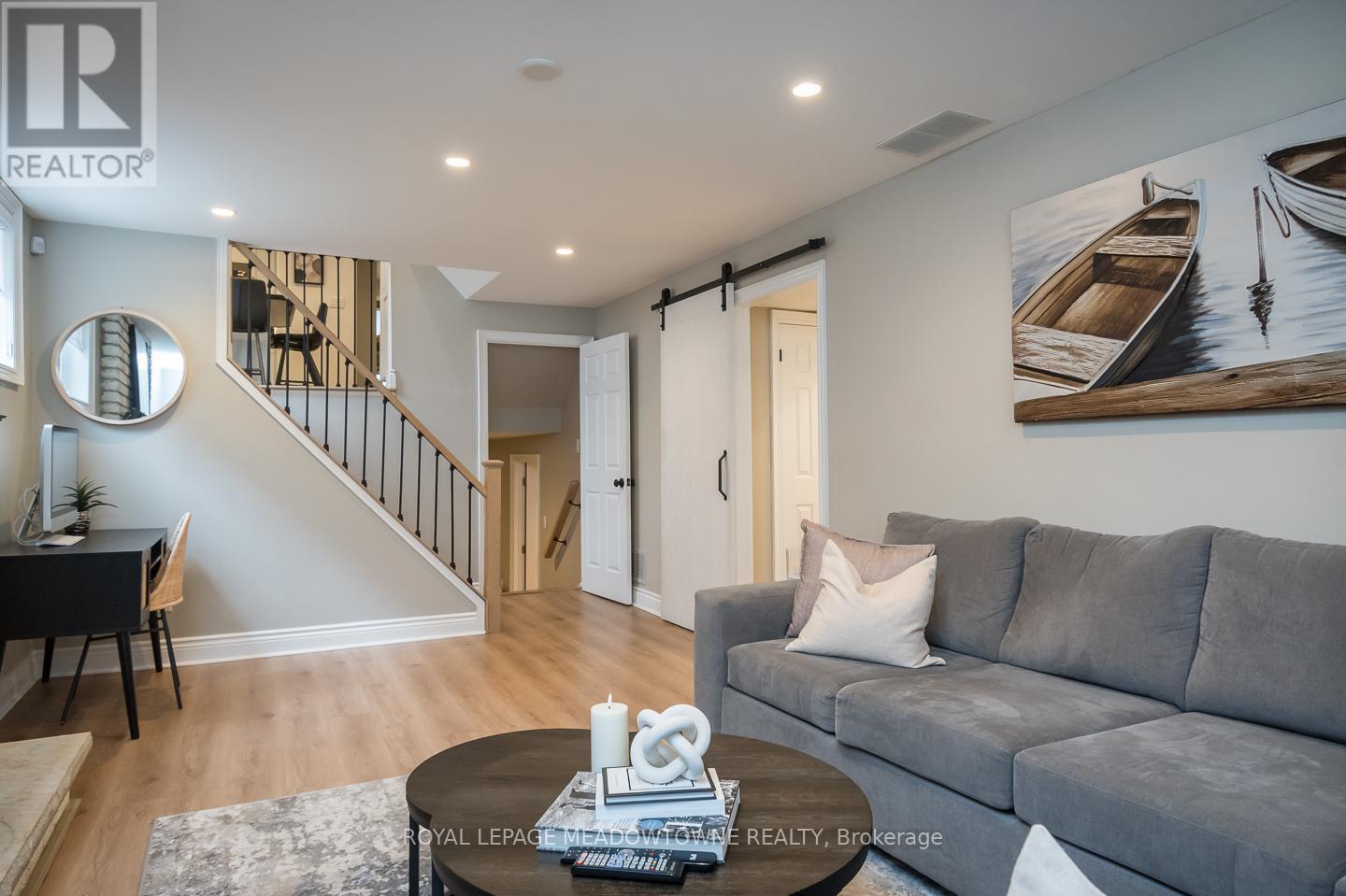












613 FOSTER COURT

,
Milton,




Ontario
L9T4P1

