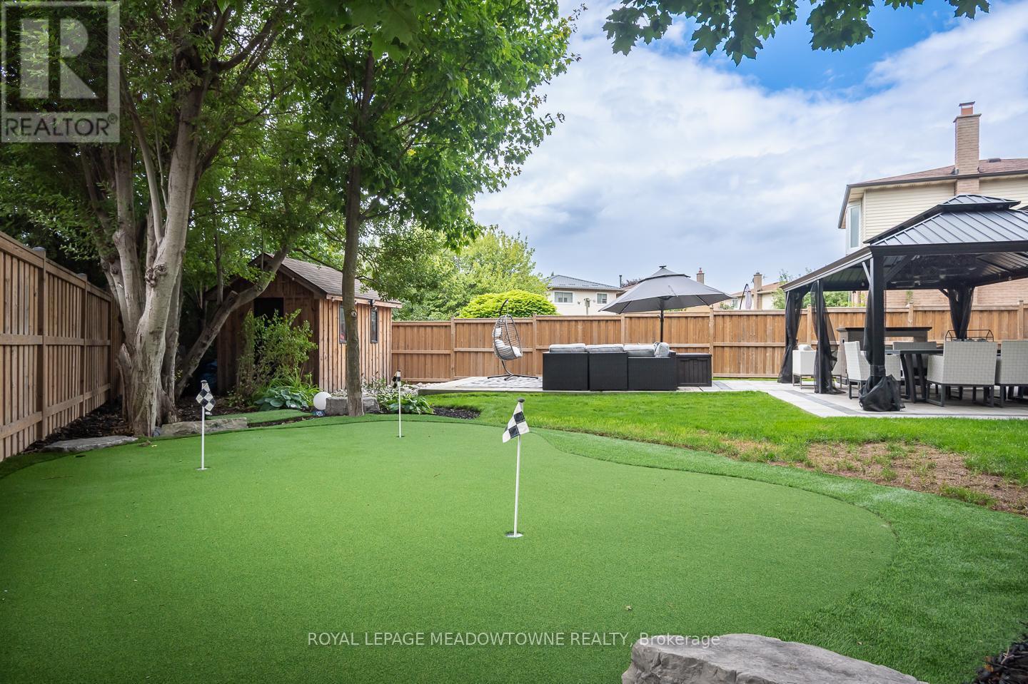 












613 FOSTER COURT

,
Milton,




Ontario
L9T4P1

