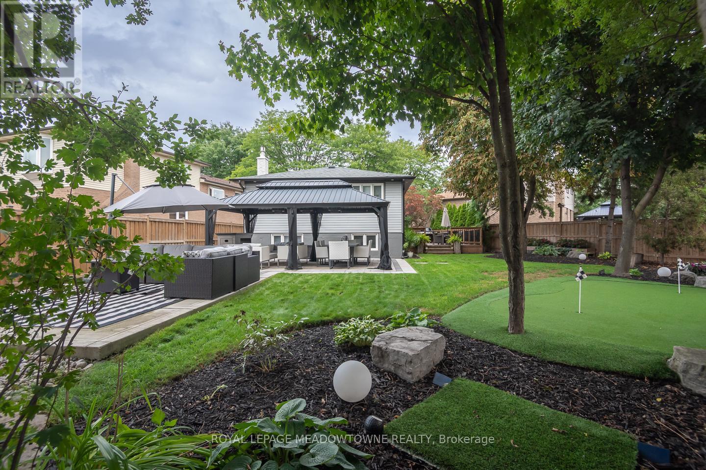 












613 FOSTER COURT

,
Milton,




Ontario
L9T4P1

