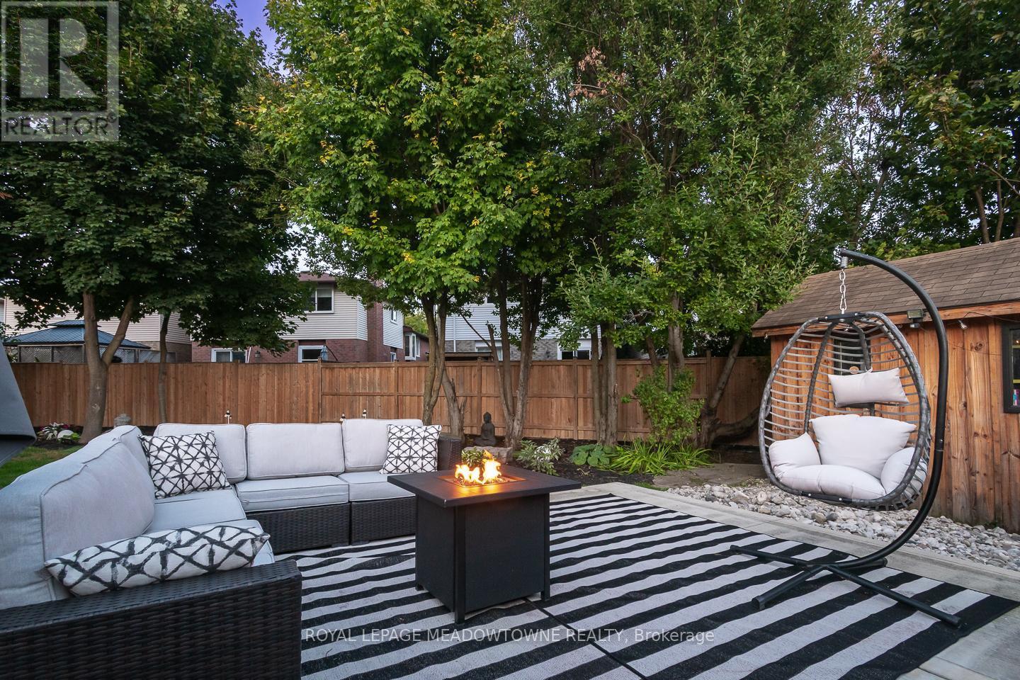












613 FOSTER COURT

,
Milton,




Ontario
L9T4P1

