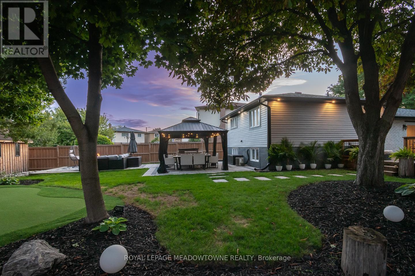 












613 FOSTER COURT

,
Milton,




Ontario
L9T4P1

