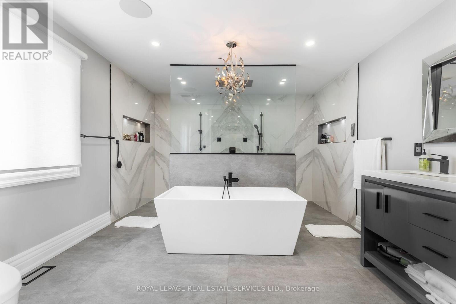 












12 JULIAN DRIVE

,
Brampton,




Ontario
L6P0L2

