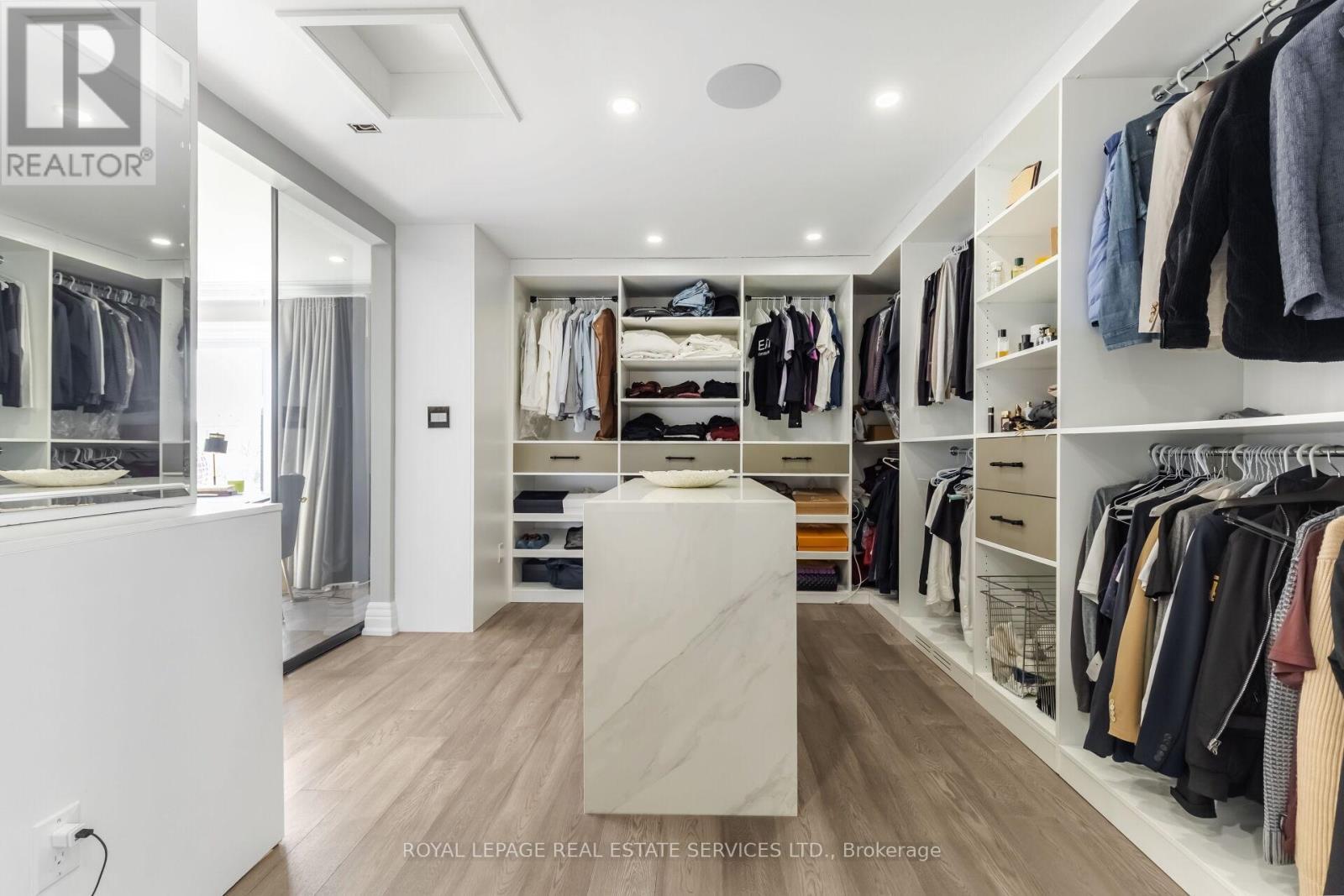 












12 JULIAN DRIVE

,
Brampton,




Ontario
L6P0L2

