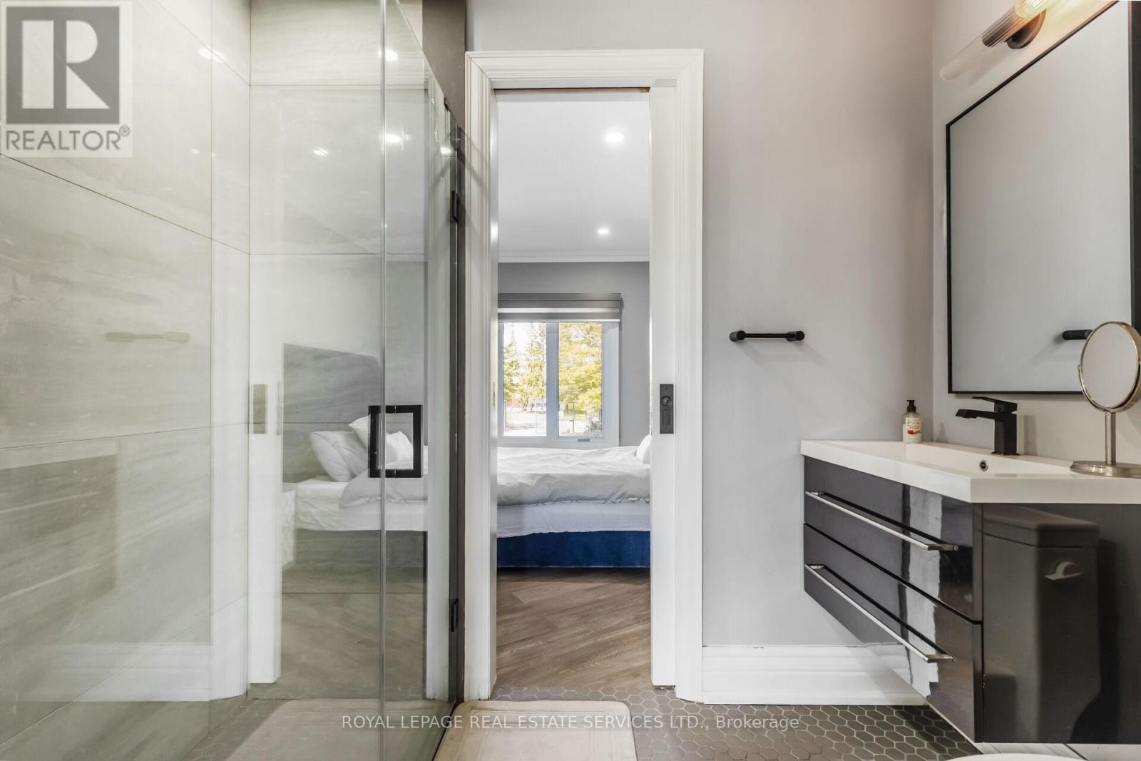 












12 JULIAN DRIVE

,
Brampton,




Ontario
L6P0L2

