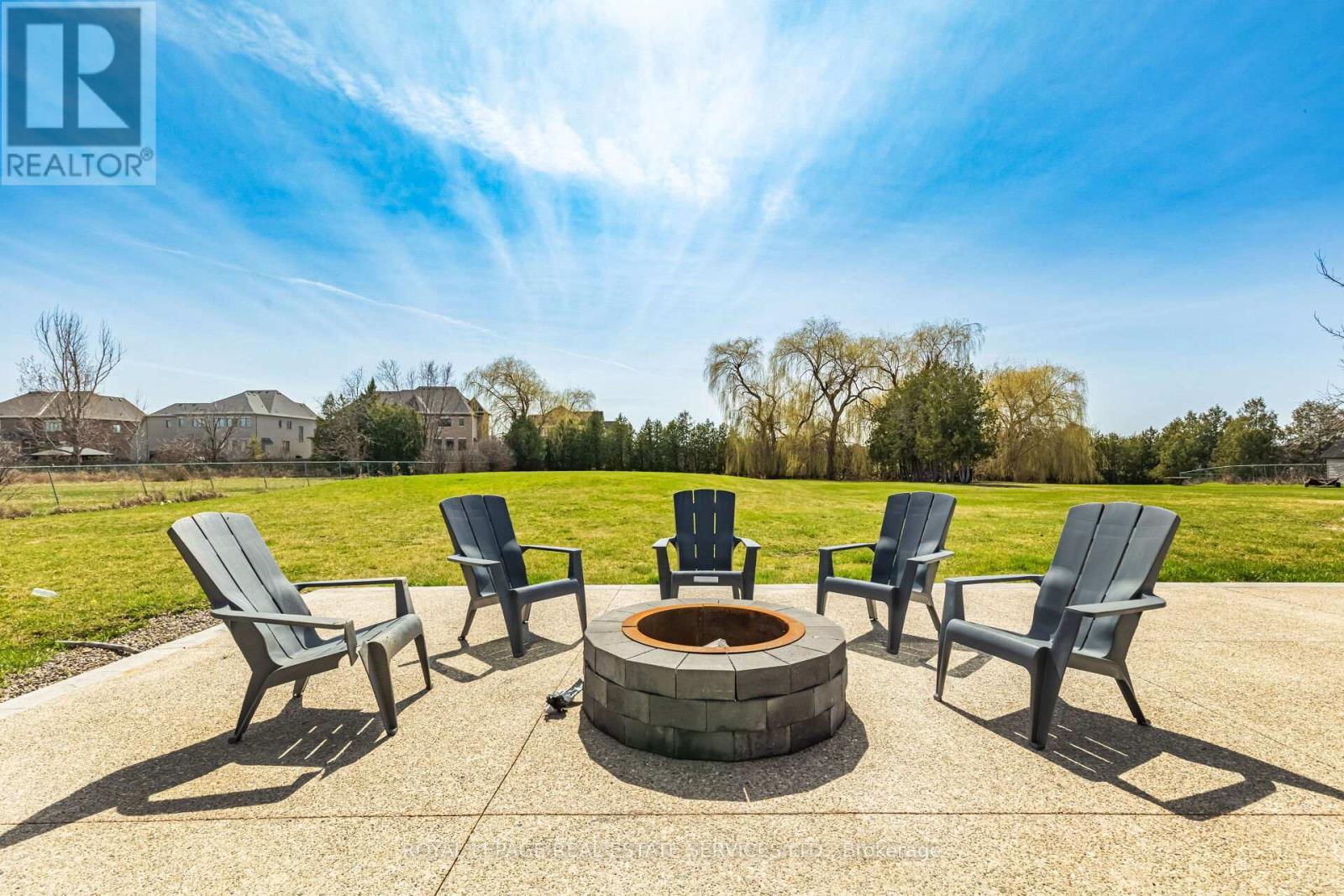 












12 JULIAN DRIVE

,
Brampton,




Ontario
L6P0L2

