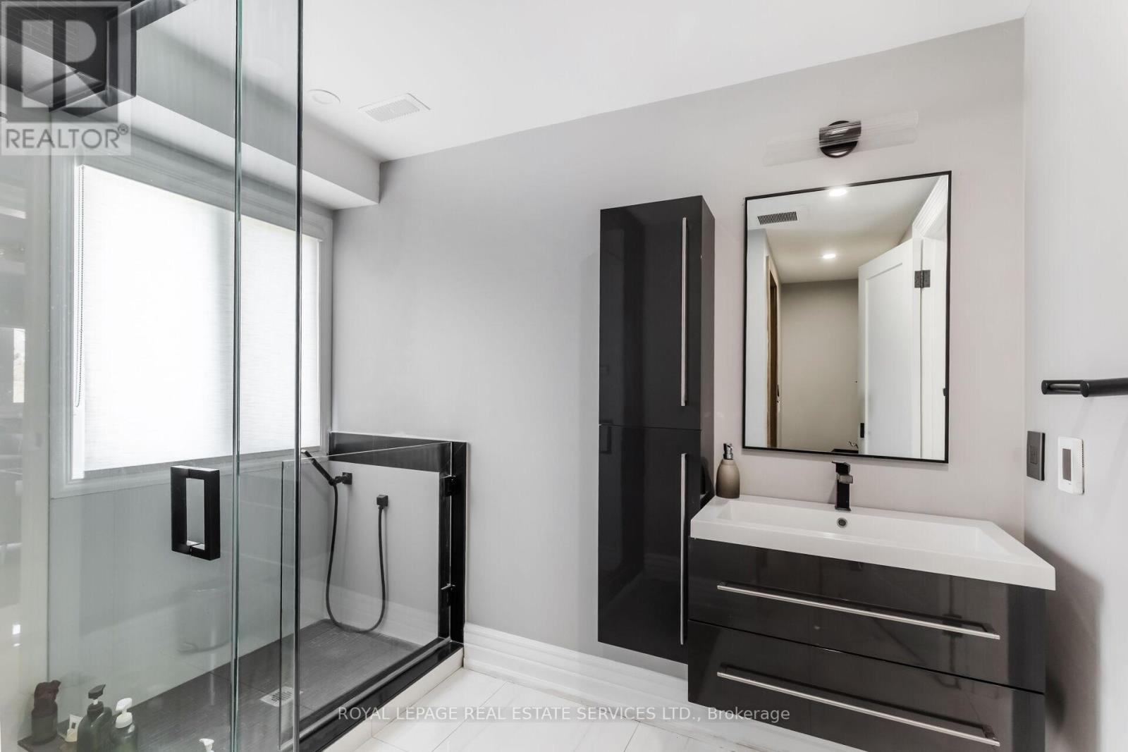 












12 JULIAN DRIVE

,
Brampton,




Ontario
L6P0L2

