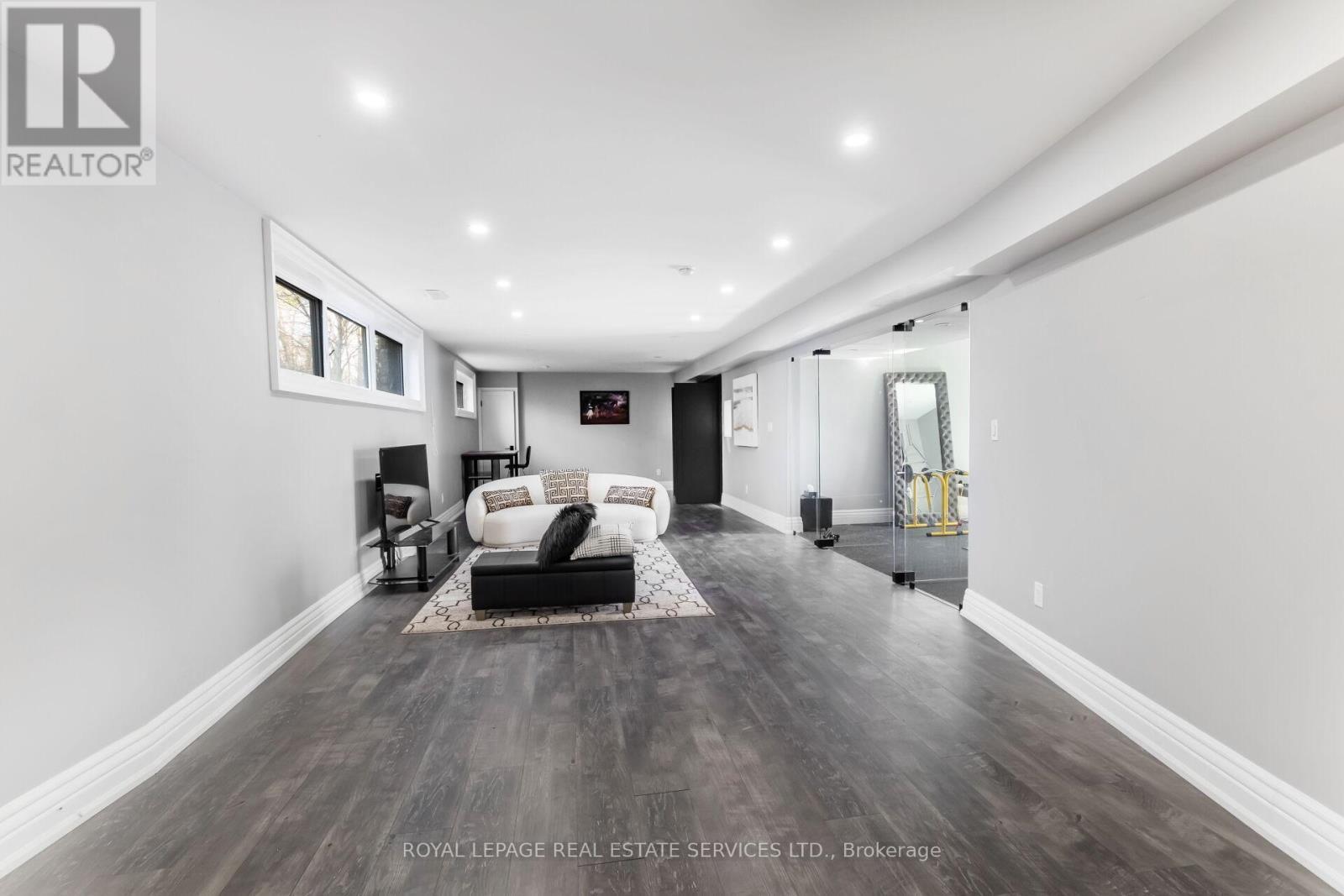 












12 JULIAN DRIVE

,
Brampton,




Ontario
L6P0L2

