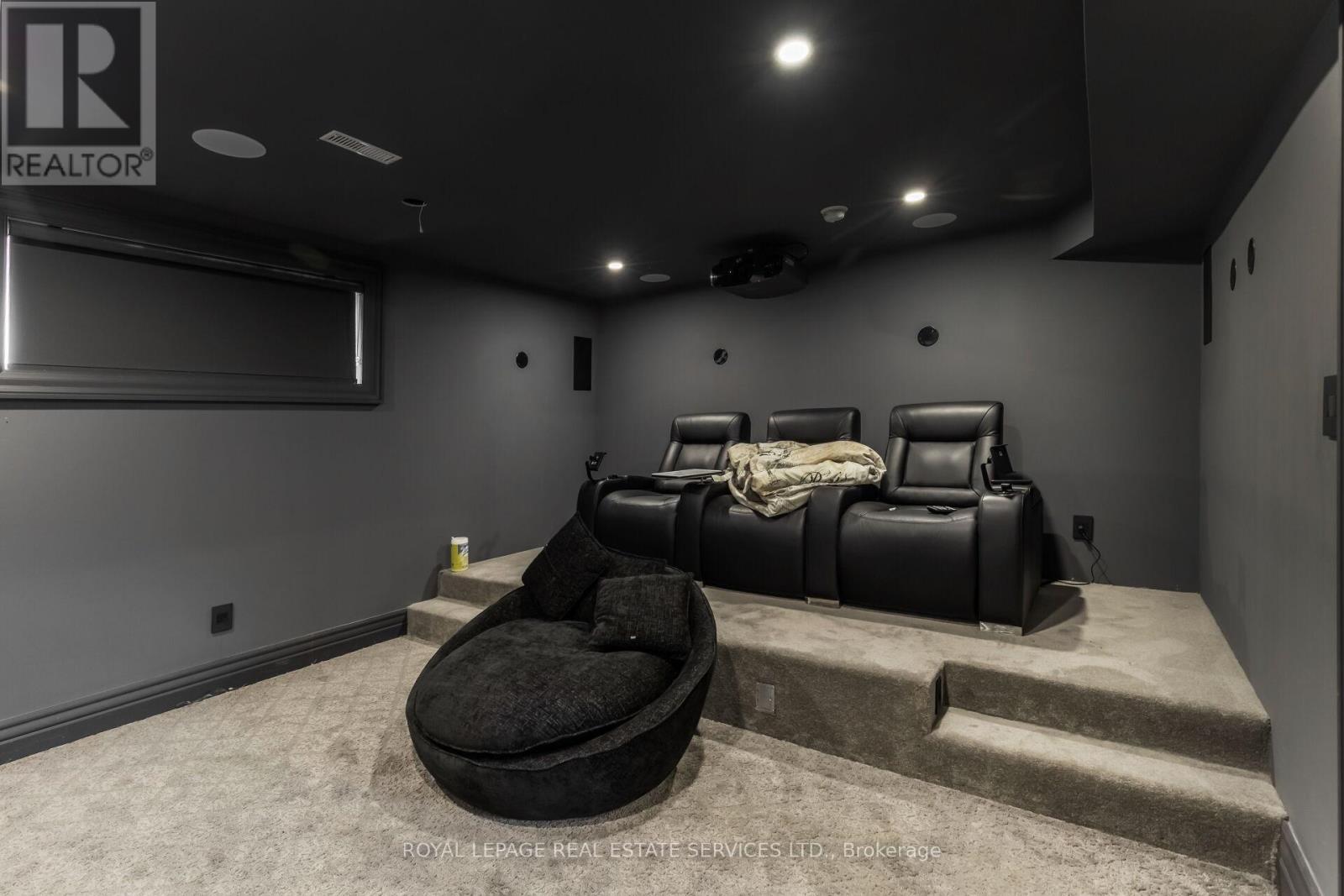 












12 JULIAN DRIVE

,
Brampton,




Ontario
L6P0L2

