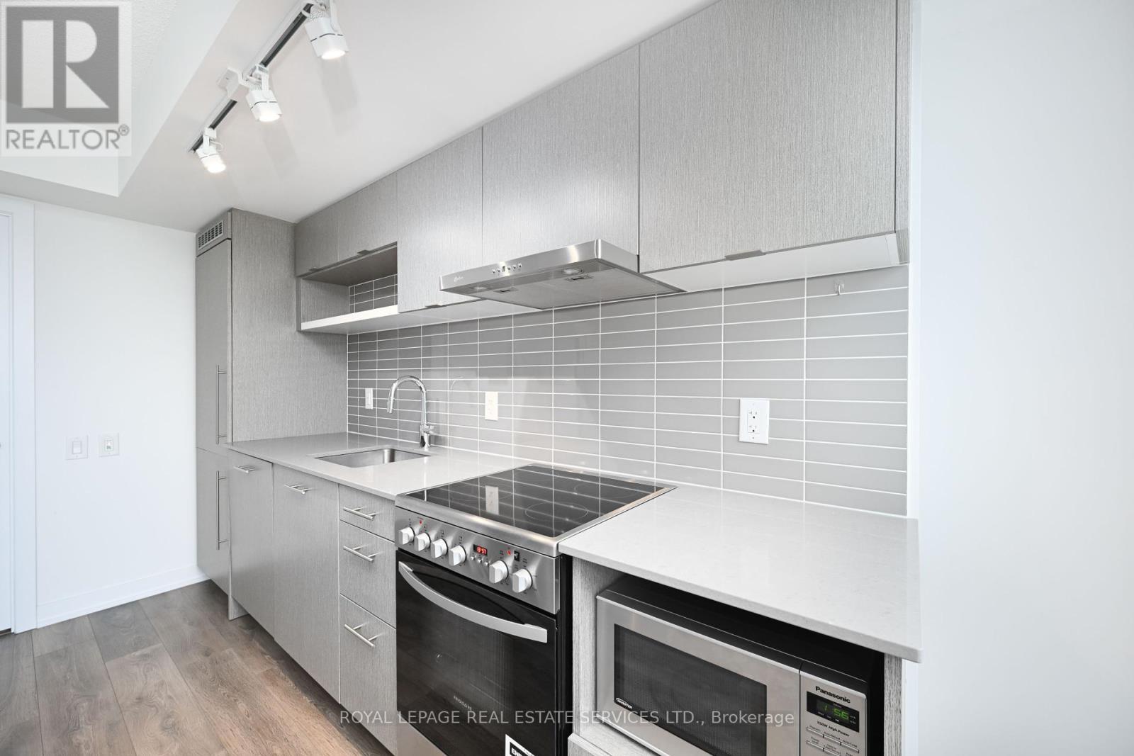 












808 - 365 CHURCH STREET

,
Toronto,




Ontario
M5B1H6

