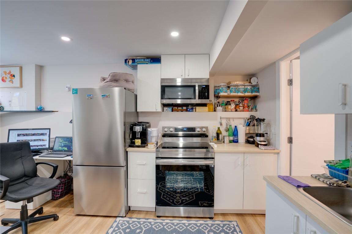









1802


43

Street,
Vernon,




BC
V1T 6W8

