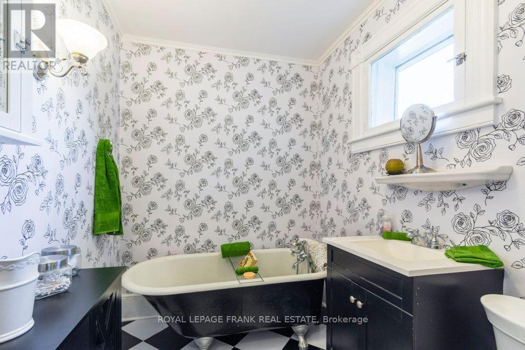 












6 NORTON LANE

,
Cramahe (Colborne),




Ontario
K0K1S0

