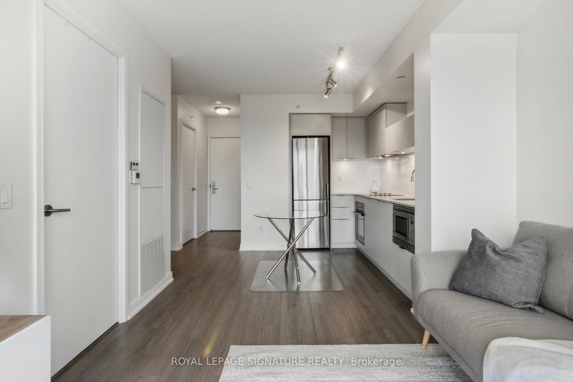 









20


Thomas Riley

Road, 1703,
Toronto,




ON
M9B 0C3

