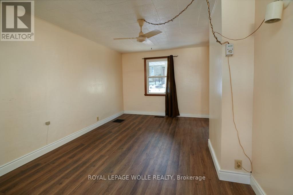 












117 FRONT STREET

,
Wilmot,




Ontario
N0B2E0

