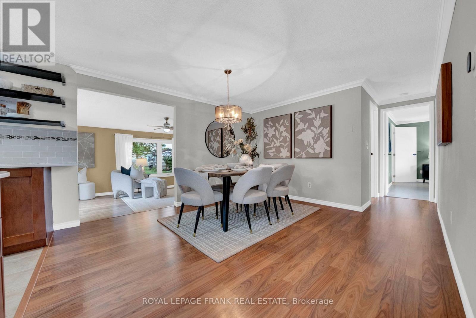 












26 PINERIDGE CRESCENT

,
Clarington (Newcastle),




Ontario
L1B1B9

